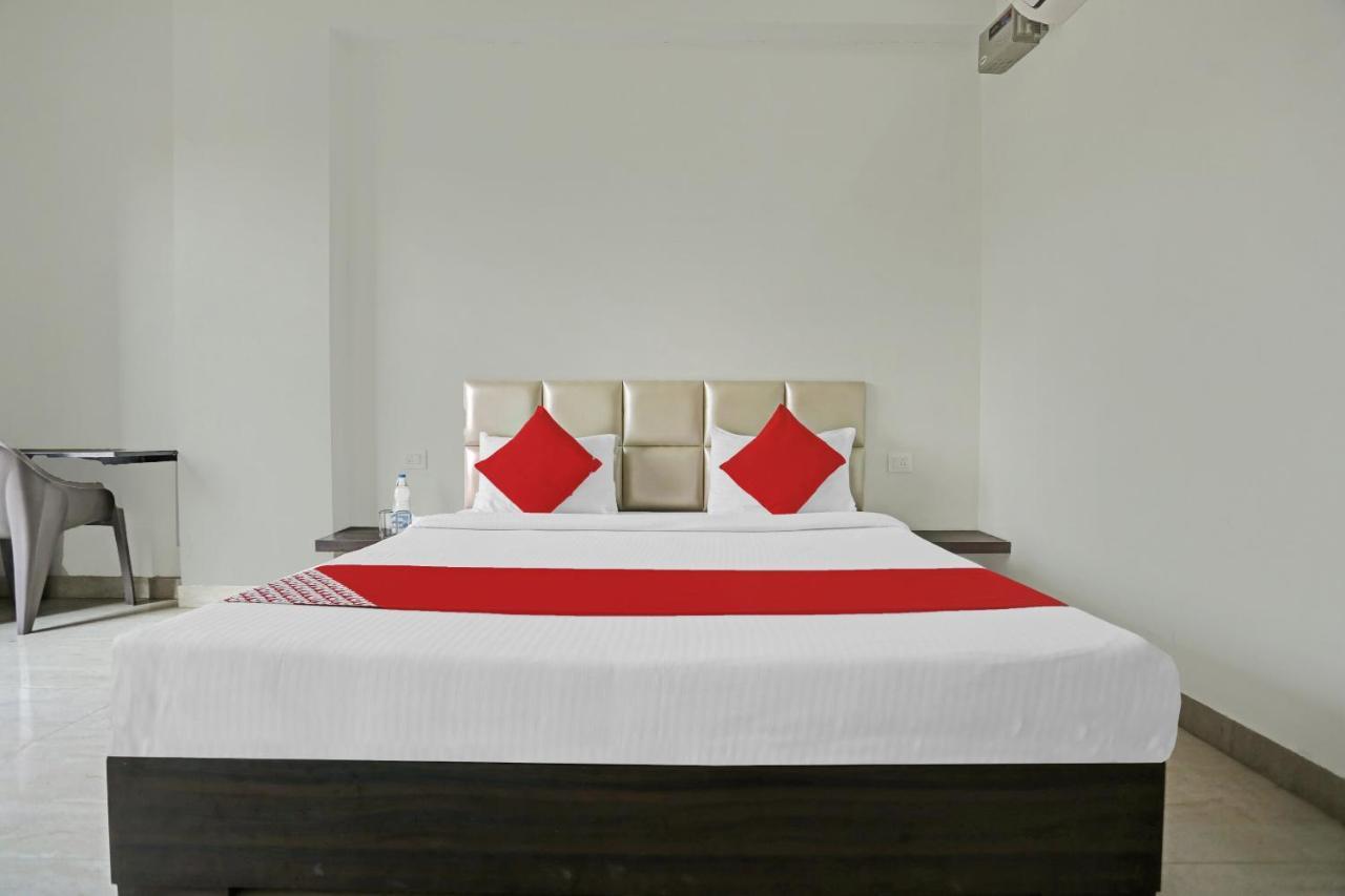 Oyo Flagship 80971 The Lime Tree Bareilly Exterior foto